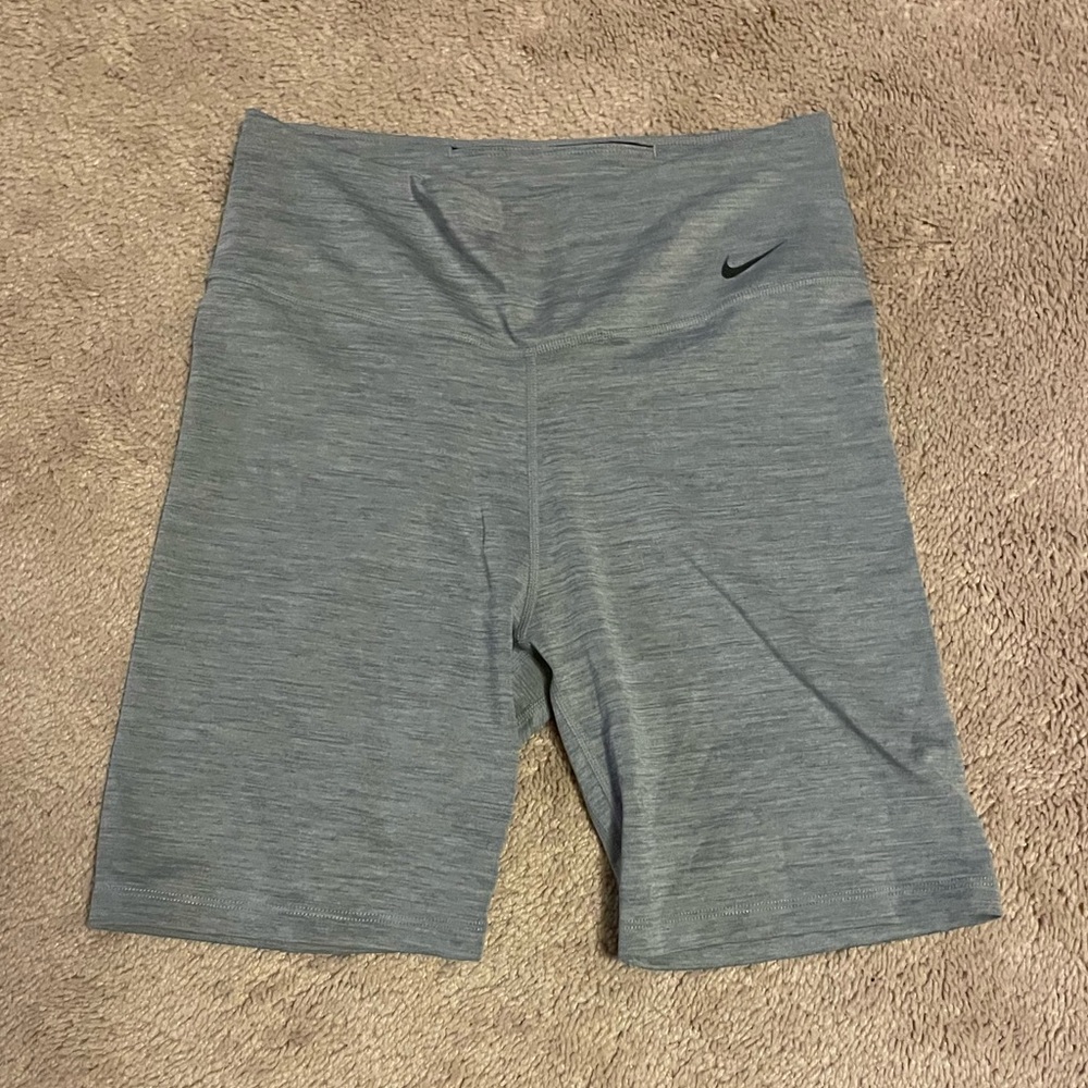 Women’s Nike Biker Shorts 7”